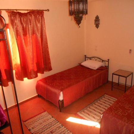 Отель Click Excursions Tafraoute Taddart Экстерьер фото