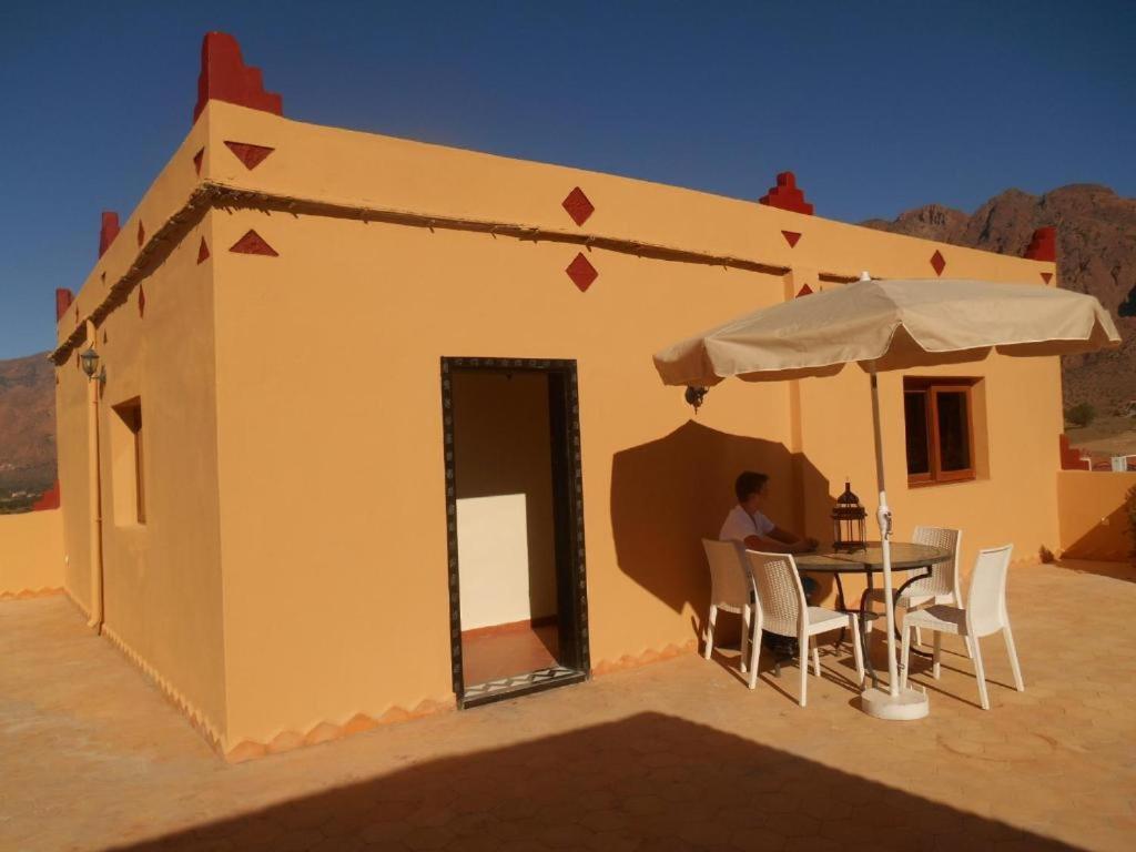 Отель Click Excursions Tafraoute Taddart Экстерьер фото
