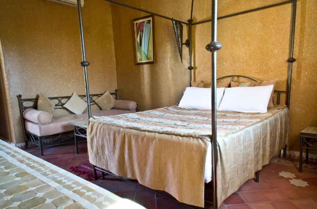Отель Click Excursions Tafraoute Taddart Экстерьер фото